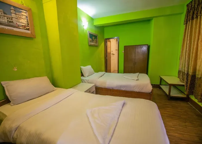 Pomelo House 3*